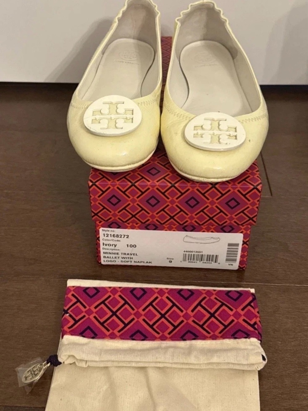 Tory Burch Ivory Minnie Travel Ballet Flats with Logo Medallion